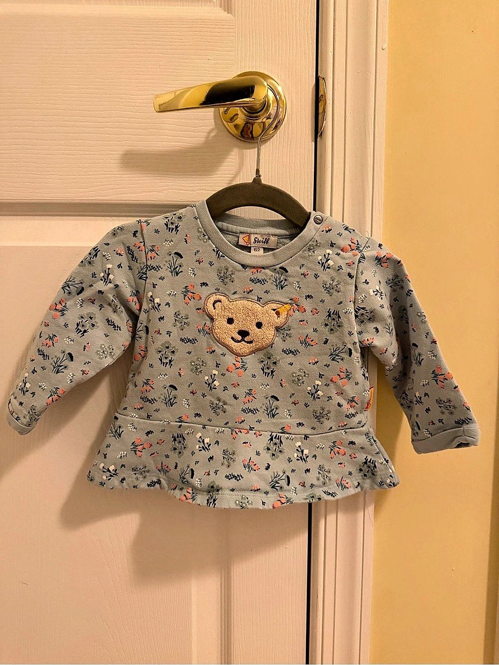 Sweatshirt &  Jacket Set - Picture 2 of 5